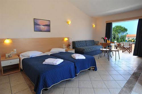 Thinalos Aparthotel Acharavi  Ngoại thất bức ảnh